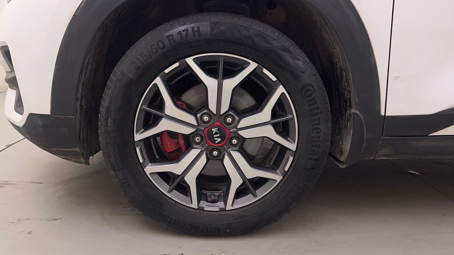 Used 2019 kia Seltos GTX Plus DCT 1.4 Petrol Automatic tyres LEFT FRONT TYRE RIM VIEW