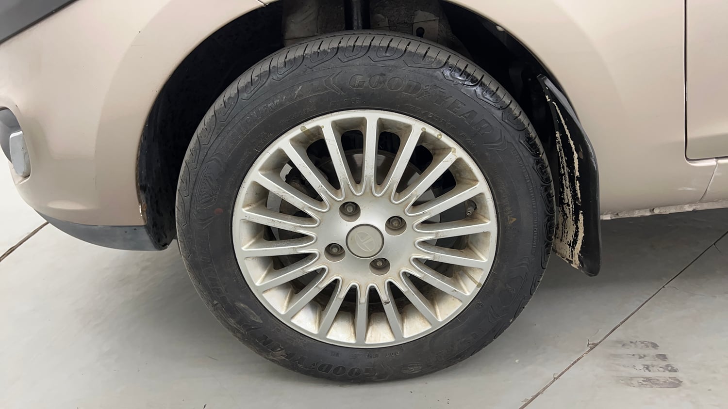 Used 2014 Tata Zest XMS Petrol Petrol Manual tyres LEFT FRONT TYRE RIM VIEW