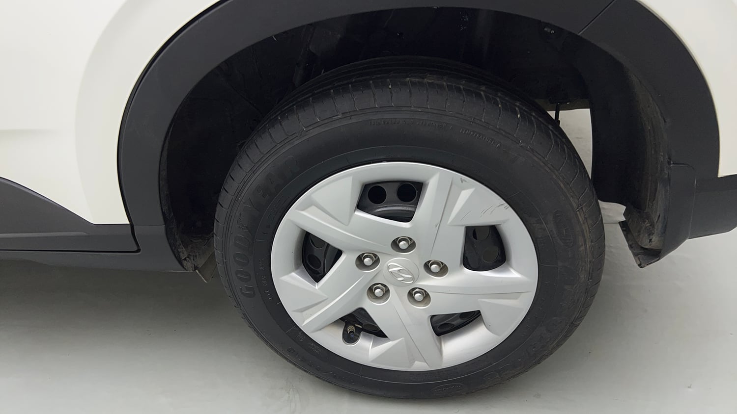 Used 2022 Hyundai Venue SX 1.2 Petrol Petrol Manual tyres LEFT REAR TYRE RIM VIEW