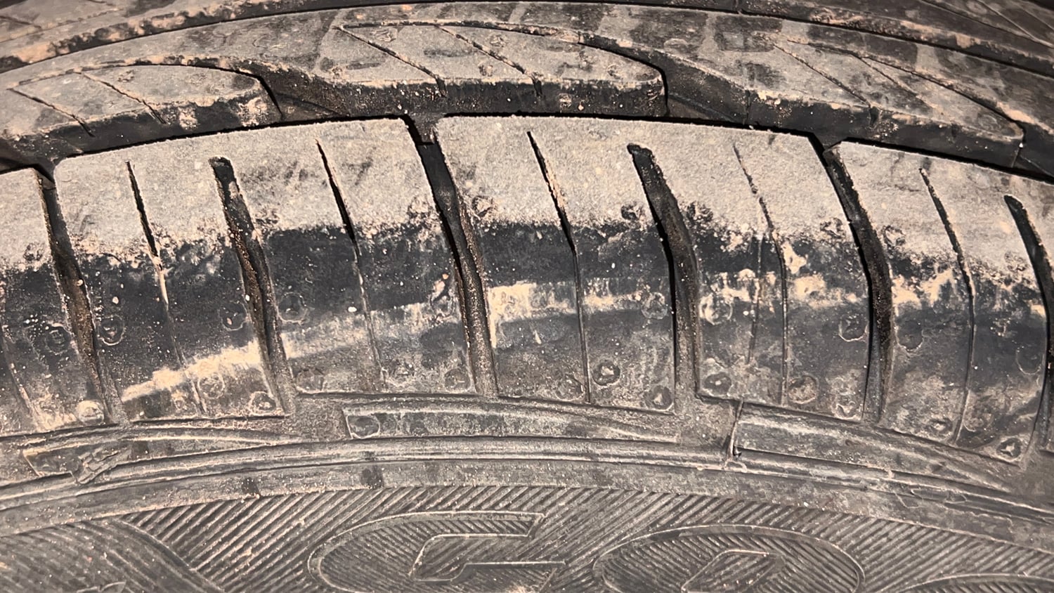 Used 2016 Maruti Suzuki Alto 800 Lxi Petrol Manual tyres RIGHT REAR TYRE TREAD VIEW