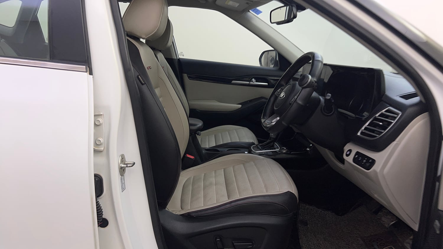 Used 2019 kia Seltos GTX Plus DCT 1.4 Petrol Automatic interior RIGHT SIDE FRONT DOOR CABIN VIEW