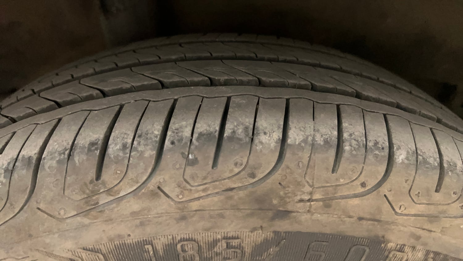 Used 2024 Honda City V Petrol CVT Petrol Automatic tyres RIGHT REAR TYRE TREAD VIEW