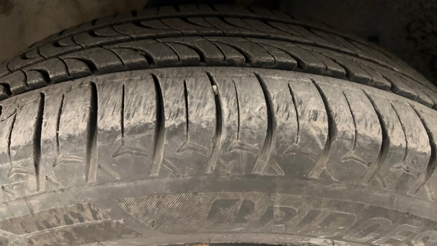 Used 2017 Maruti Suzuki Ignis Delta 1.2 MT Petrol Manual tyres RIGHT FRONT TYRE TREAD VIEW