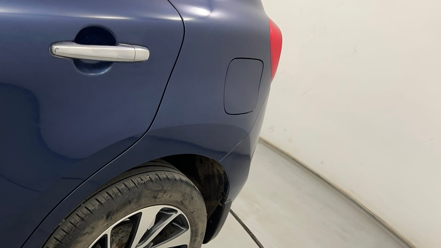 Used 2021 Maruti Suzuki Baleno Zeta Petrol Manual dents MINOR SCRATCH
