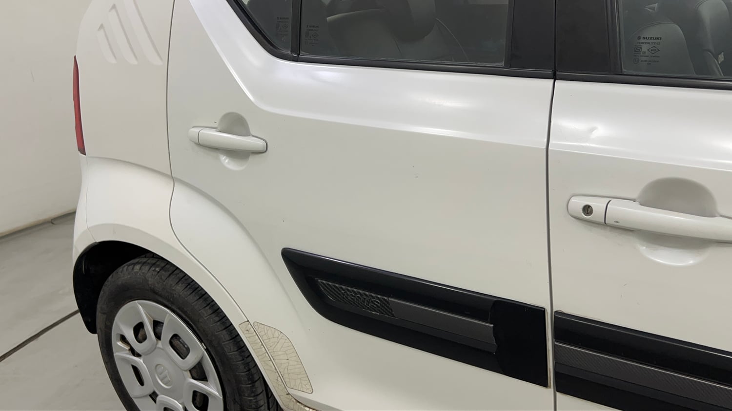 Used 2017 Maruti Suzuki Ignis Delta 1.2 MT Petrol Manual dents MINOR DENT
