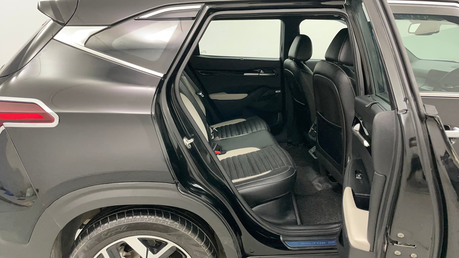 Used 2025 Kia Seltos GTX Plus 1.5 Diesel AT Diesel Automatic interior RIGHT SIDE REAR DOOR CABIN VIEW