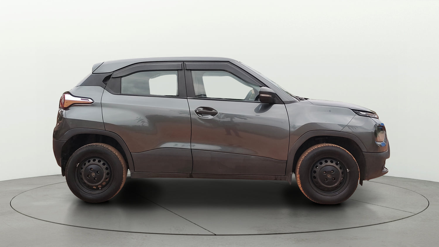 Used 2023 Tata Punch Pure MT Petrol Manual exterior RIGHT SIDE VIEW