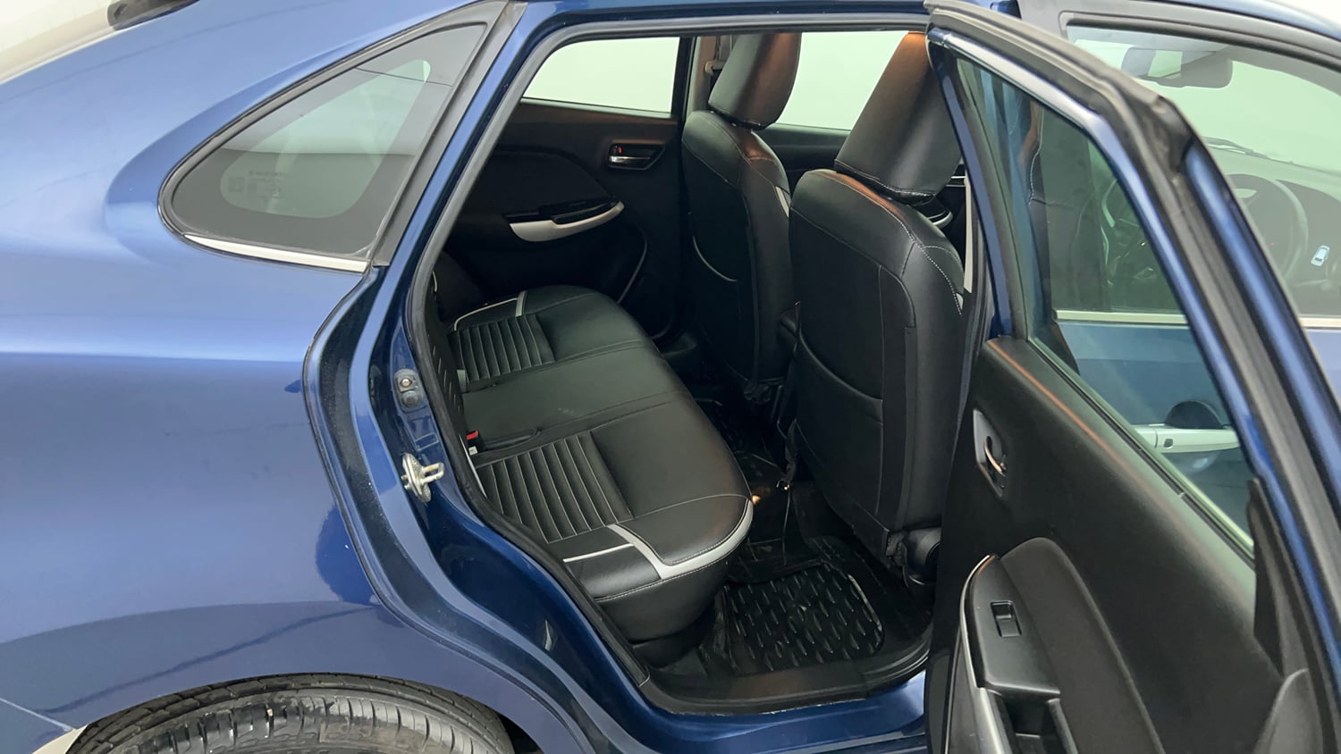 Used 2018 Maruti Suzuki Baleno Alpha 1.2 Petrol Manual interior RIGHT SIDE REAR DOOR CABIN VIEW