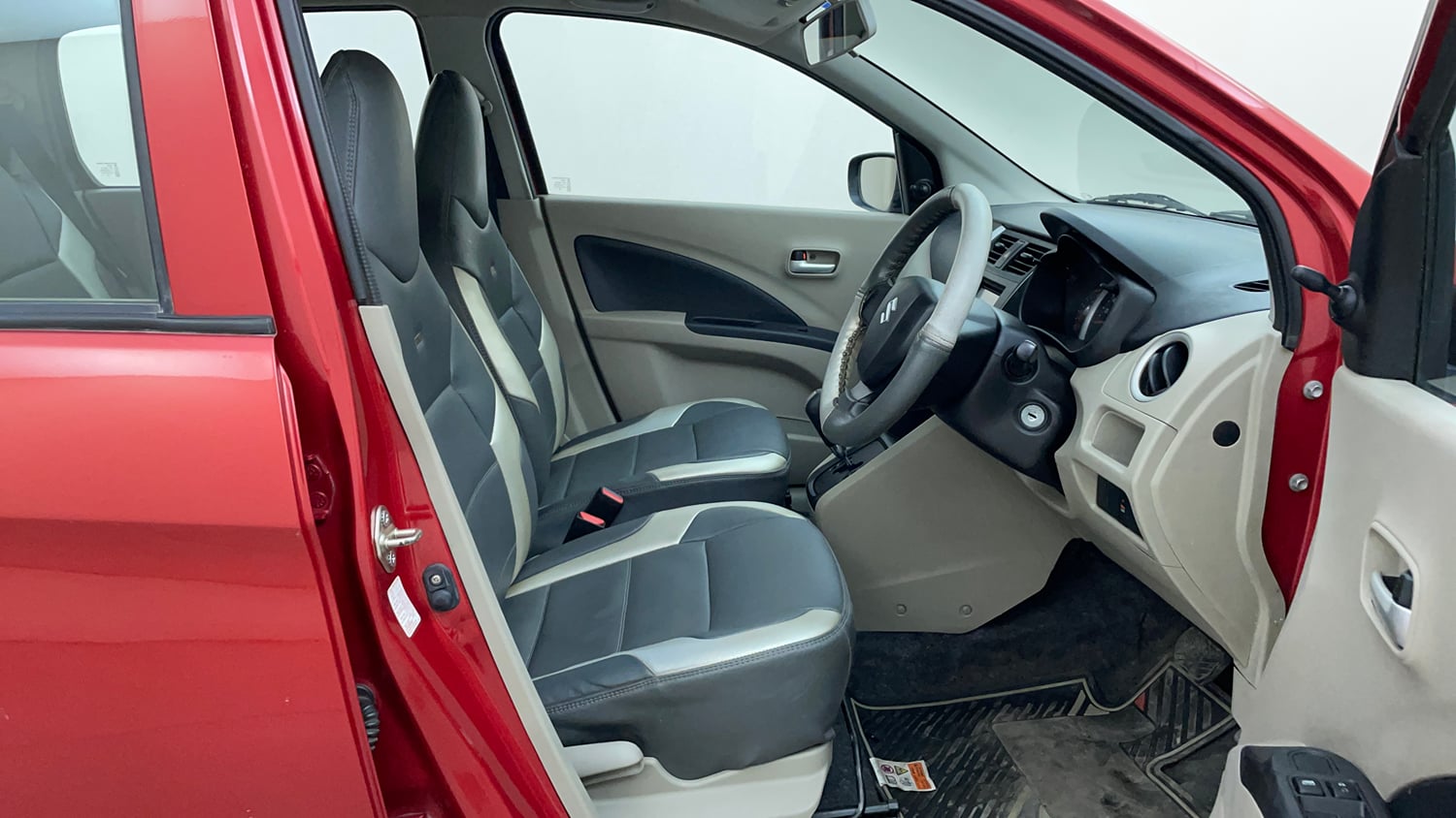 Used 2015 Maruti Suzuki Celerio VXi AMT Petrol Automatic interior RIGHT SIDE FRONT DOOR CABIN VIEW