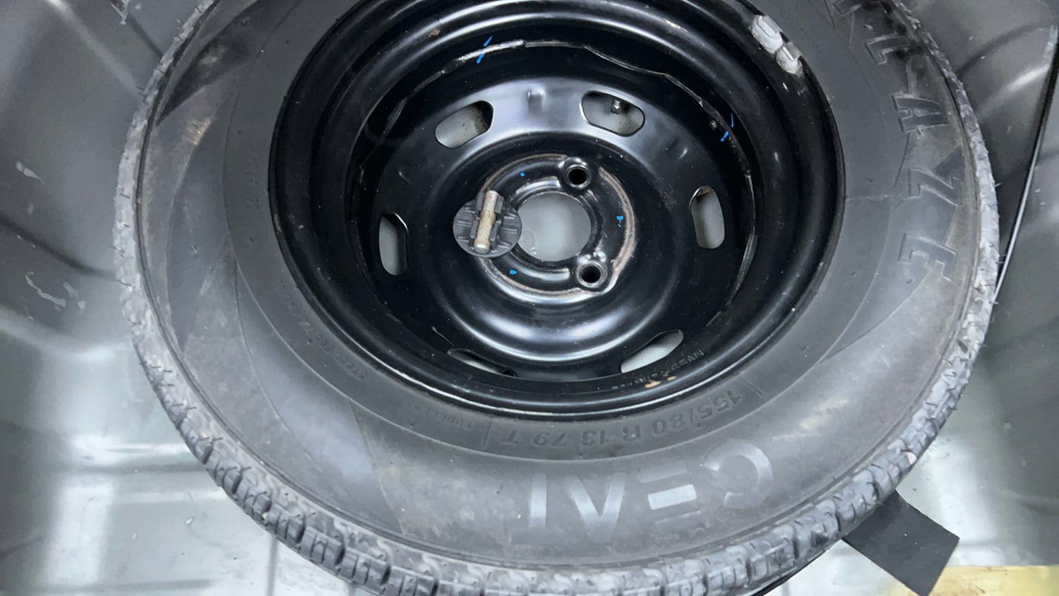 Used 2018 Renault Kwid CLIMBER 1.0 Petrol Manual tyres SPARE TYRE VIEW