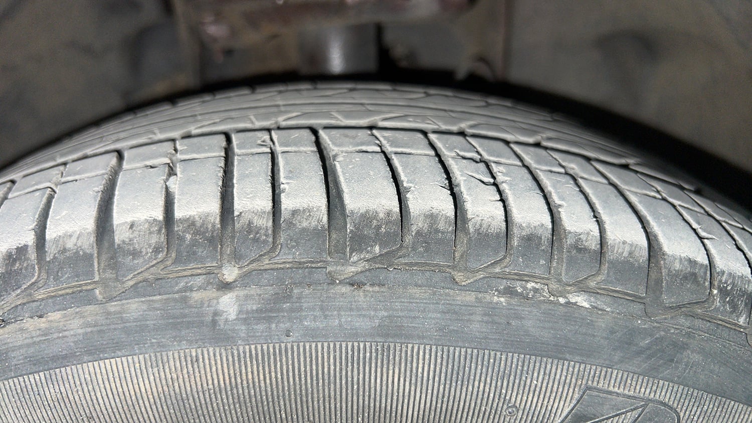 Used 2021 Tata Tiago XZ Plus Petrol Manual tyres RIGHT FRONT TYRE TREAD VIEW