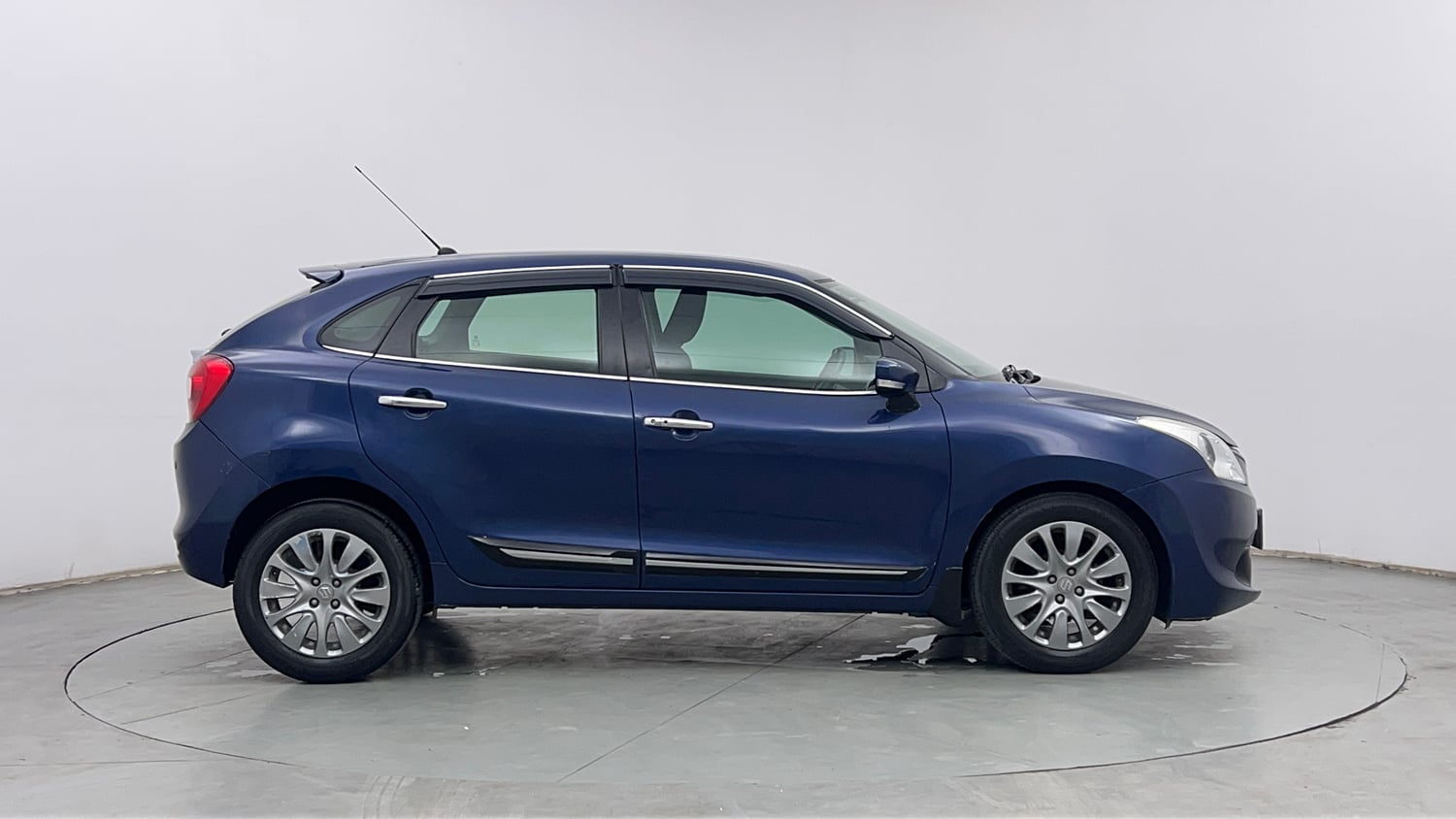 Used 2018 Maruti Suzuki Baleno Zeta 1.2 Petrol Manual exterior RIGHT SIDE VIEW