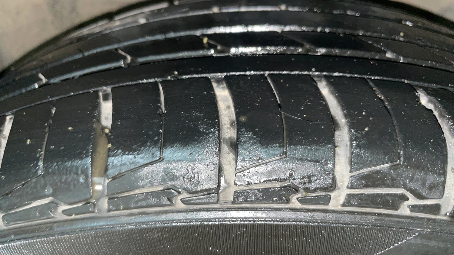Used 2025 Kia Seltos GTX Plus 1.5 Diesel AT Diesel Automatic tyres RIGHT FRONT TYRE TREAD VIEW