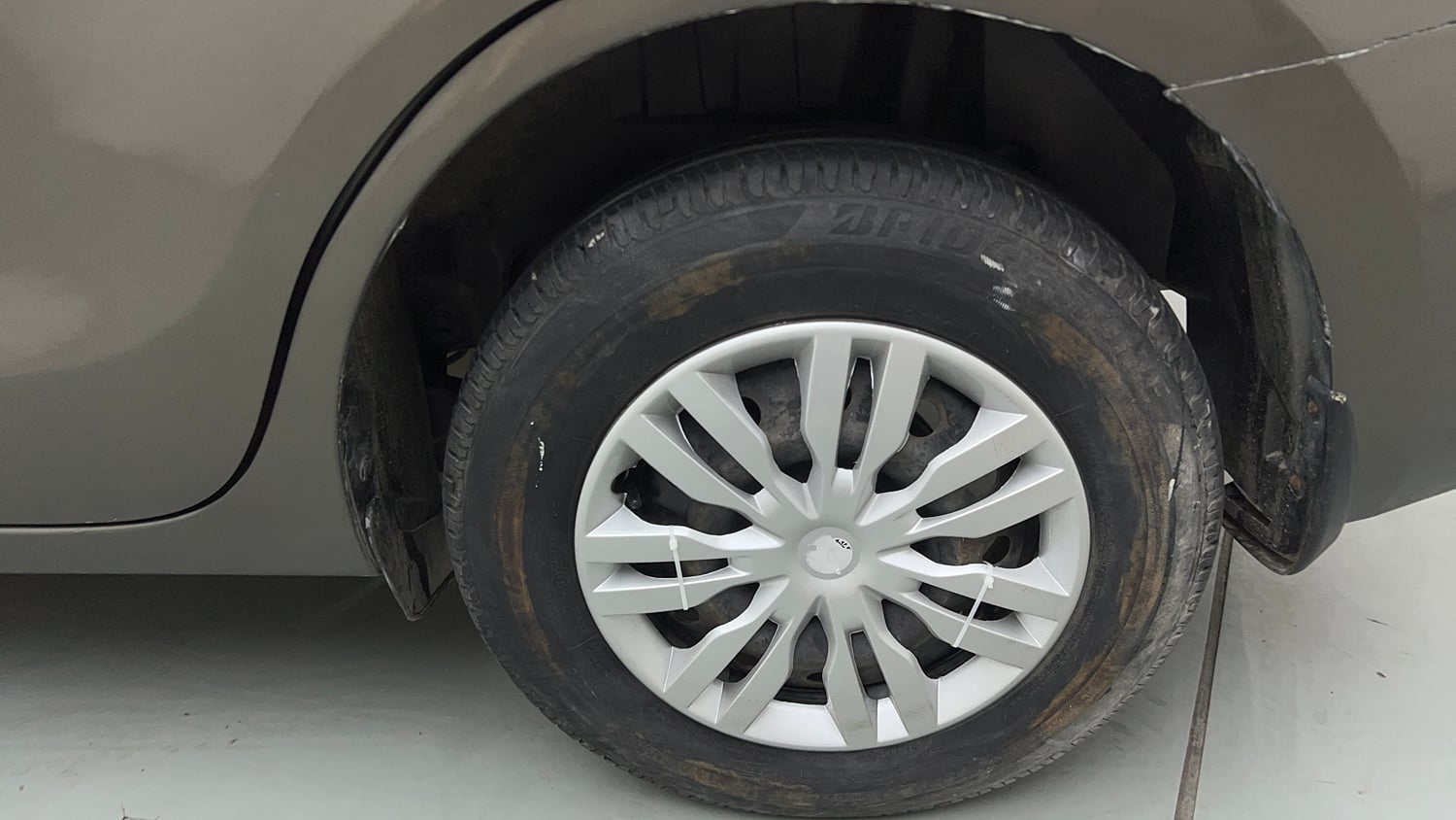 Used 2018 Maruti Suzuki Dzire VDi Diesel Manual tyres LEFT REAR TYRE RIM VIEW
