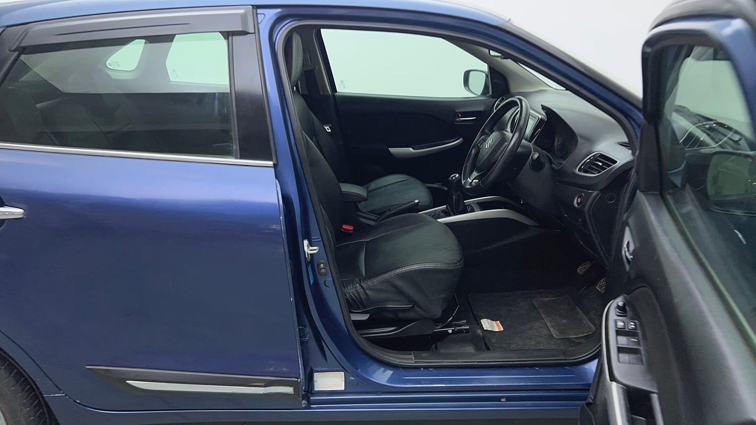 Used 2017 Maruti Suzuki Baleno Alpha 1.2 Petrol Manual interior RIGHT SIDE FRONT DOOR CABIN VIEW