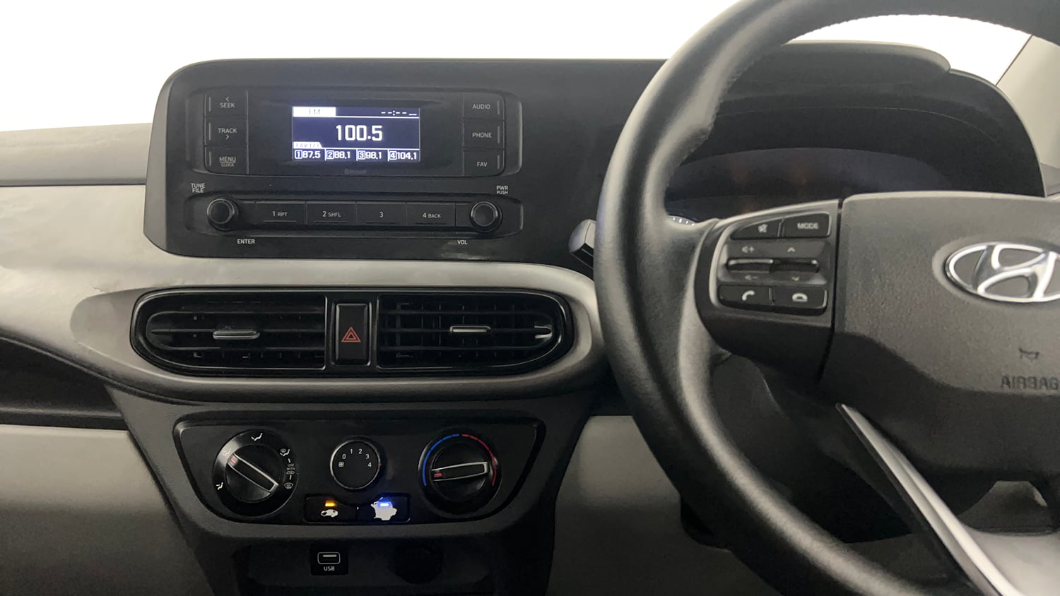Used 2020 Hyundai Grand i10 Nios Magna 1.2 Kappa VTVT Petrol Manual interior MUSIC SYSTEM & AC CONTROL VIEW