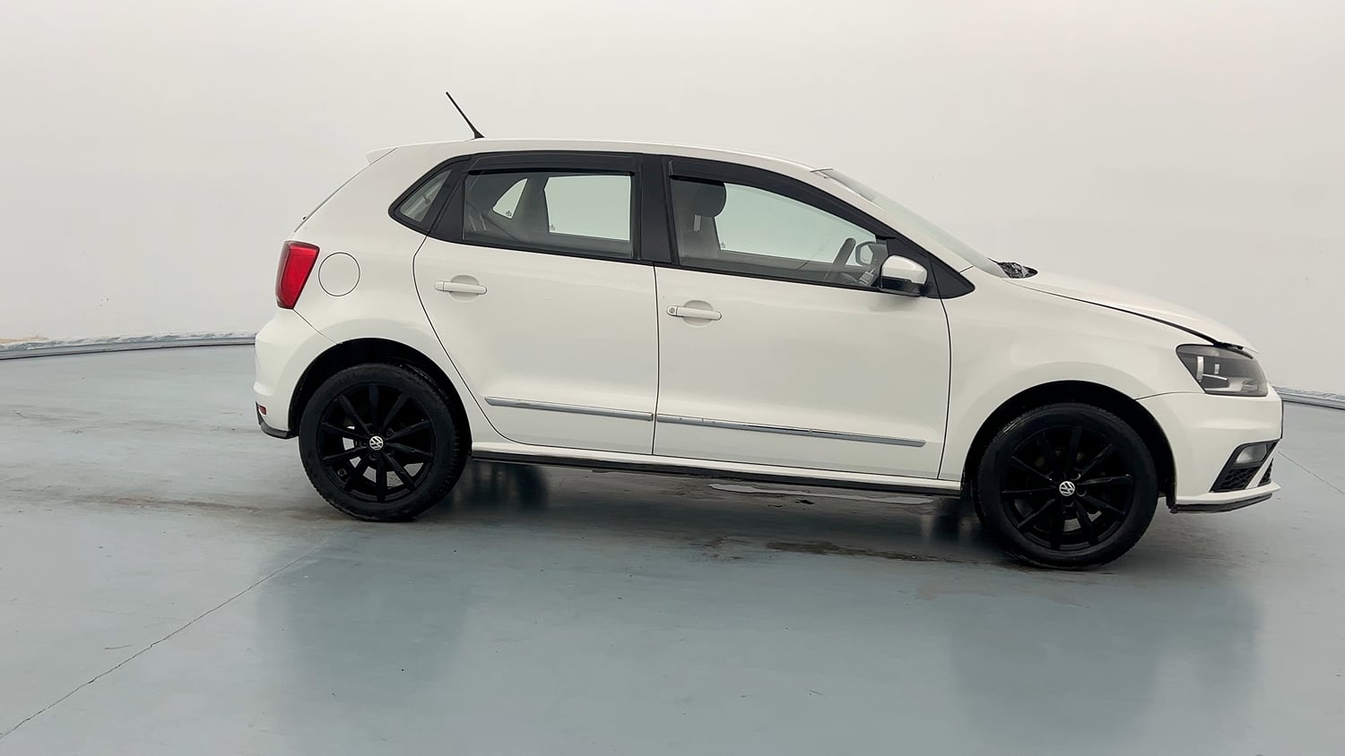 Used 2019 Volkswagen Polo Highline Plus 1.0 (P) Petrol Manual exterior RIGHT SIDE VIEW