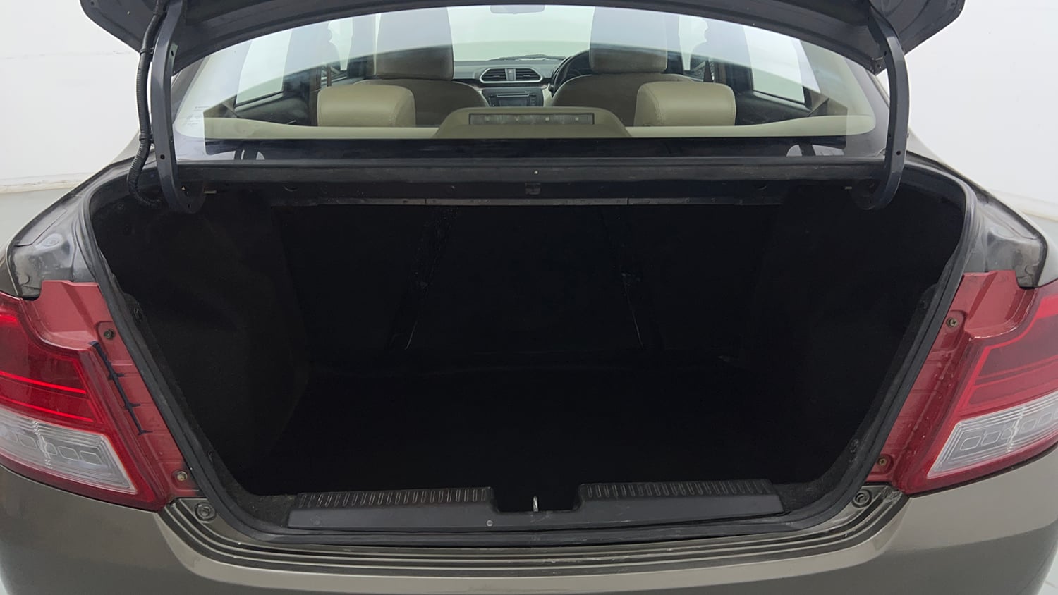 Used 2018 Maruti Suzuki Dzire VDi Diesel Manual interior DICKY INSIDE VIEW
