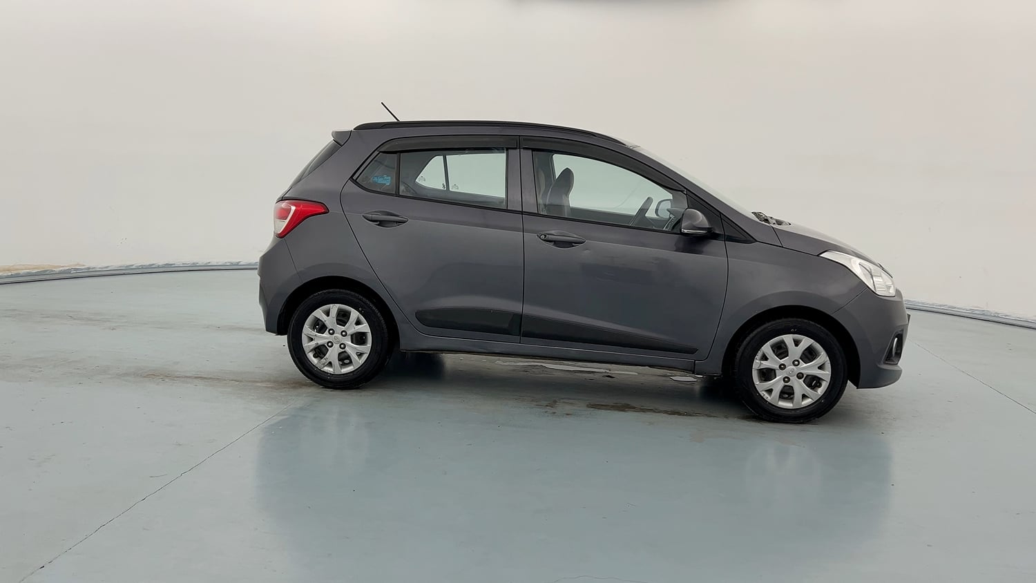 Used 2015 Hyundai Grand i10 Sportz 1.2 Kappa VTVT Petrol Manual exterior RIGHT SIDE VIEW