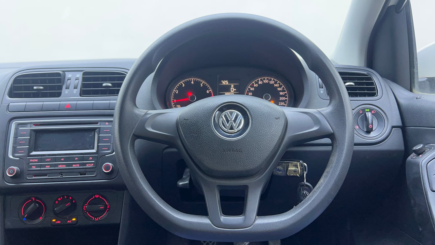 Used 2018 Volkswagen Ameo Comfortline 1.2L (P) Petrol Manual interior STEERING VIEW