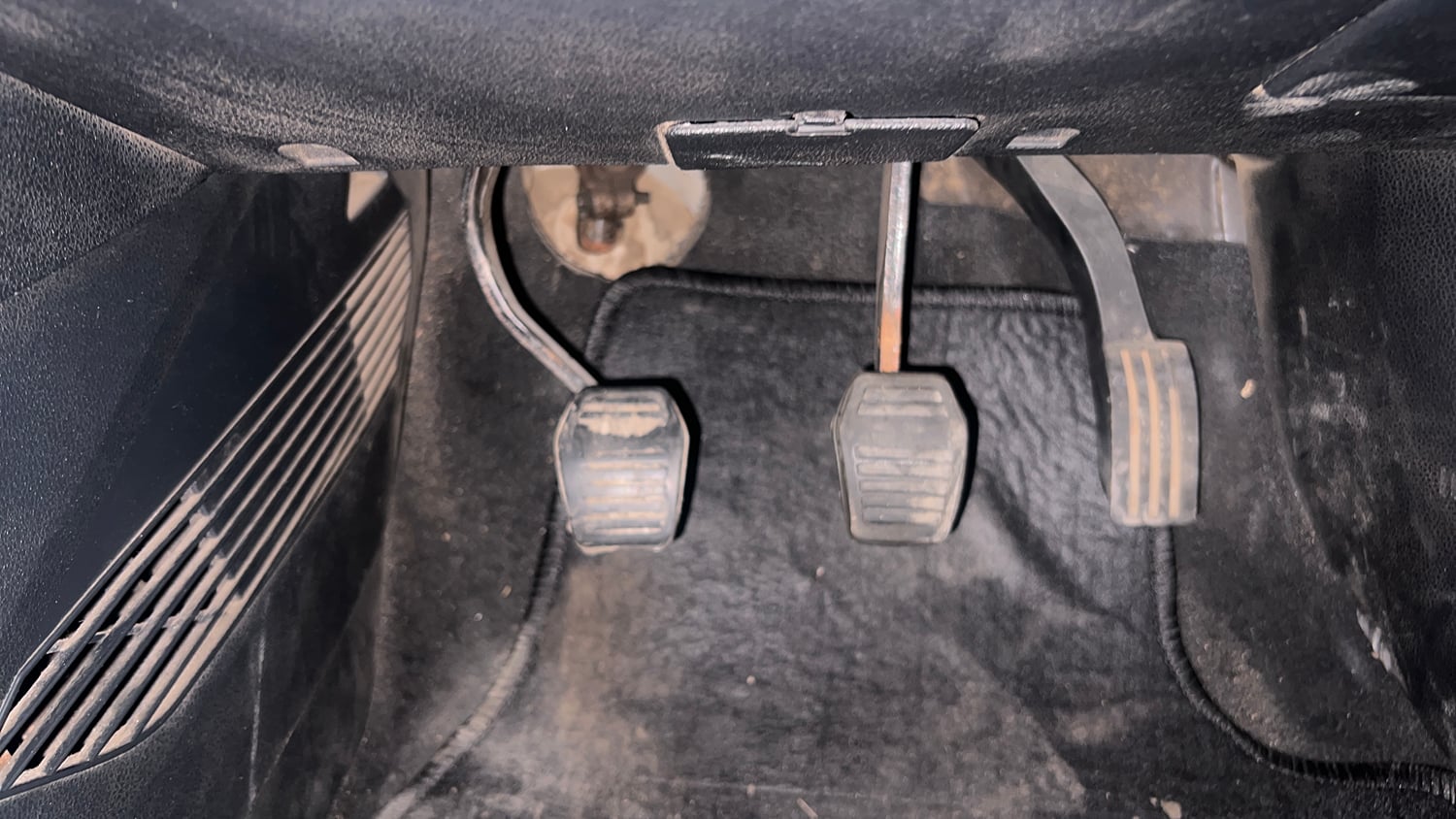 Used 2013 Ford Figo Duratorq Diesel ZXI 1.4 Diesel Manual interior PEDALS VIEW