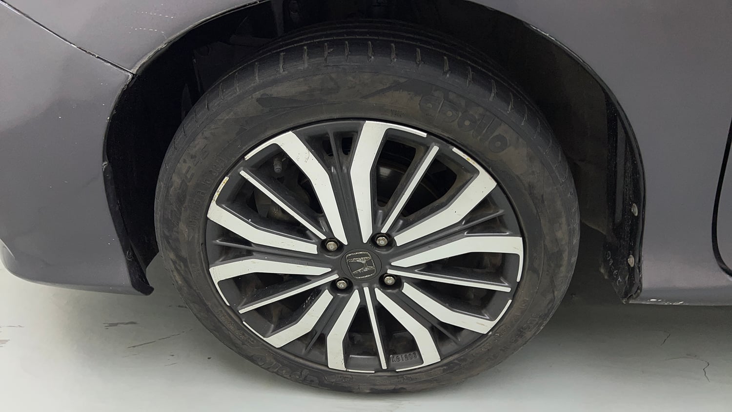 Used 2017 Honda City ZX CVT Petrol Petrol Automatic tyres LEFT FRONT TYRE RIM VIEW