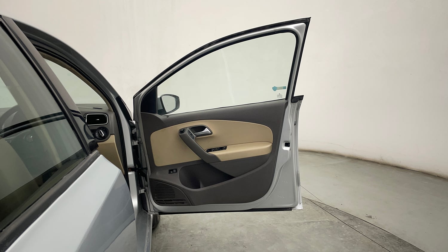 Used 2015 Volkswagen Vento Highline Petrol Petrol Manual interior RIGHT FRONT DOOR OPEN VIEW