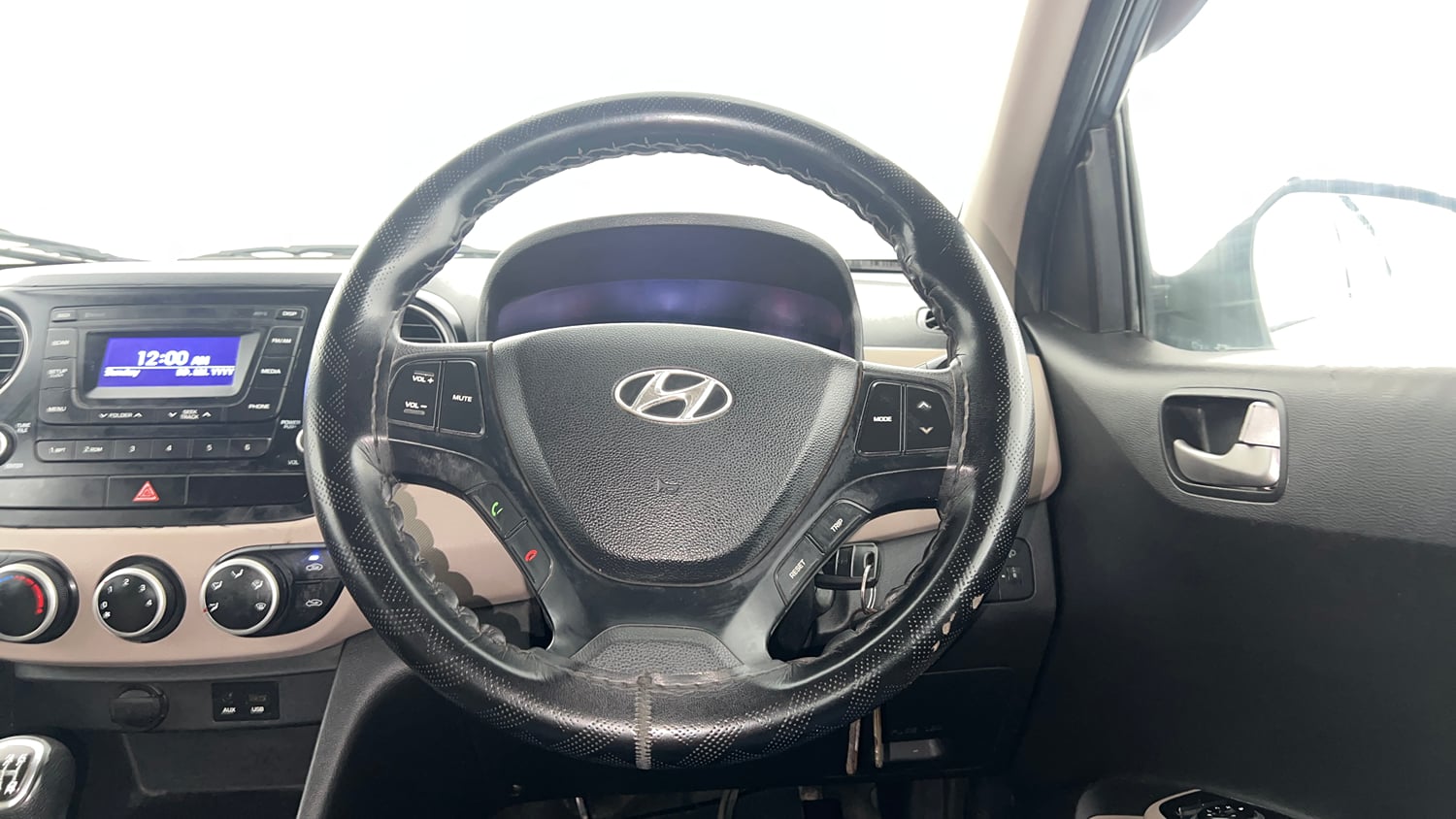 Used 2015 Hyundai Grand i10 Sportz 1.2 Kappa VTVT Petrol Manual interior STEERING VIEW