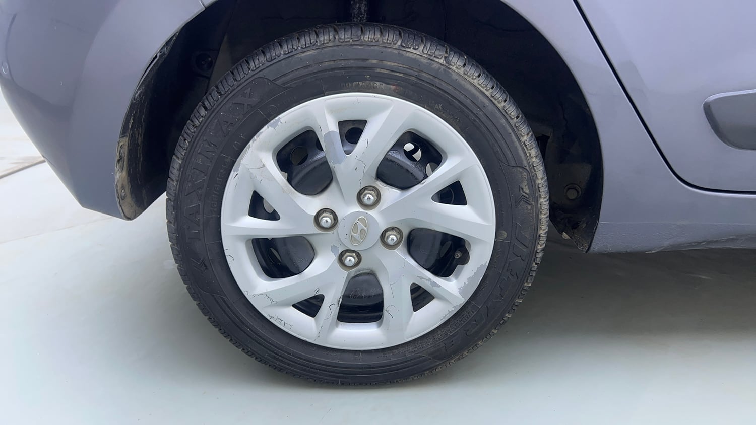 Used 2018 Hyundai Grand i10 Sportz 1.2 Kappa VTVT Petrol Manual tyres RIGHT REAR TYRE RIM VIEW