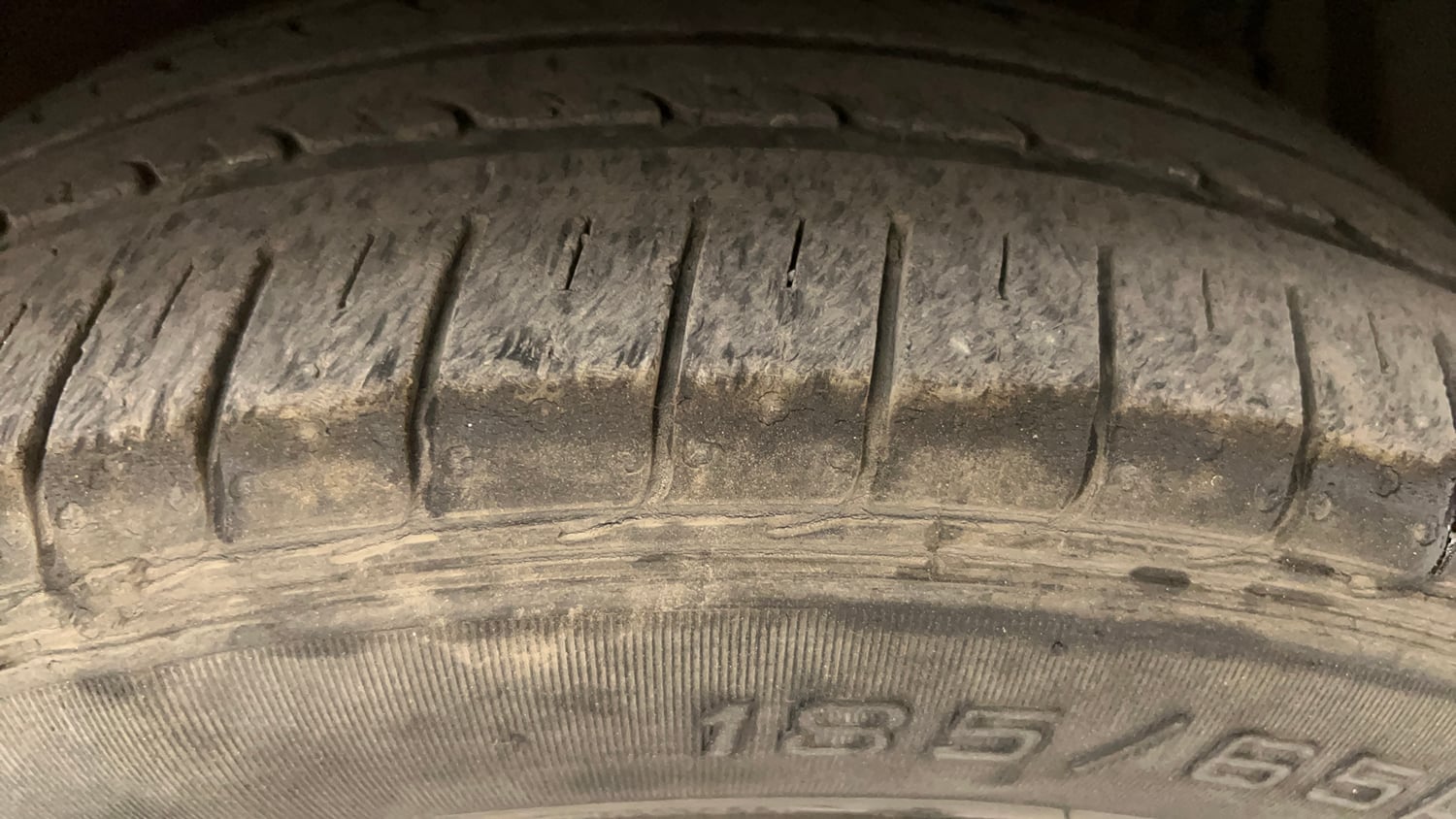 Used 2023 Maruti Suzuki Ciaz Zeta 1.5 Petrol Manual tyres RIGHT FRONT TYRE TREAD VIEW