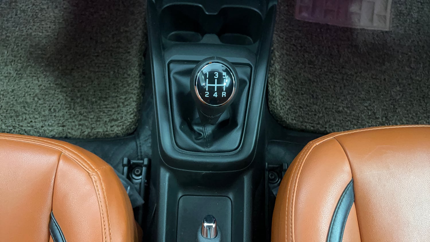 Used 2025 Maruti Suzuki Dzire VXi CNG Cng Manual interior GEAR  KNOB VIEW
