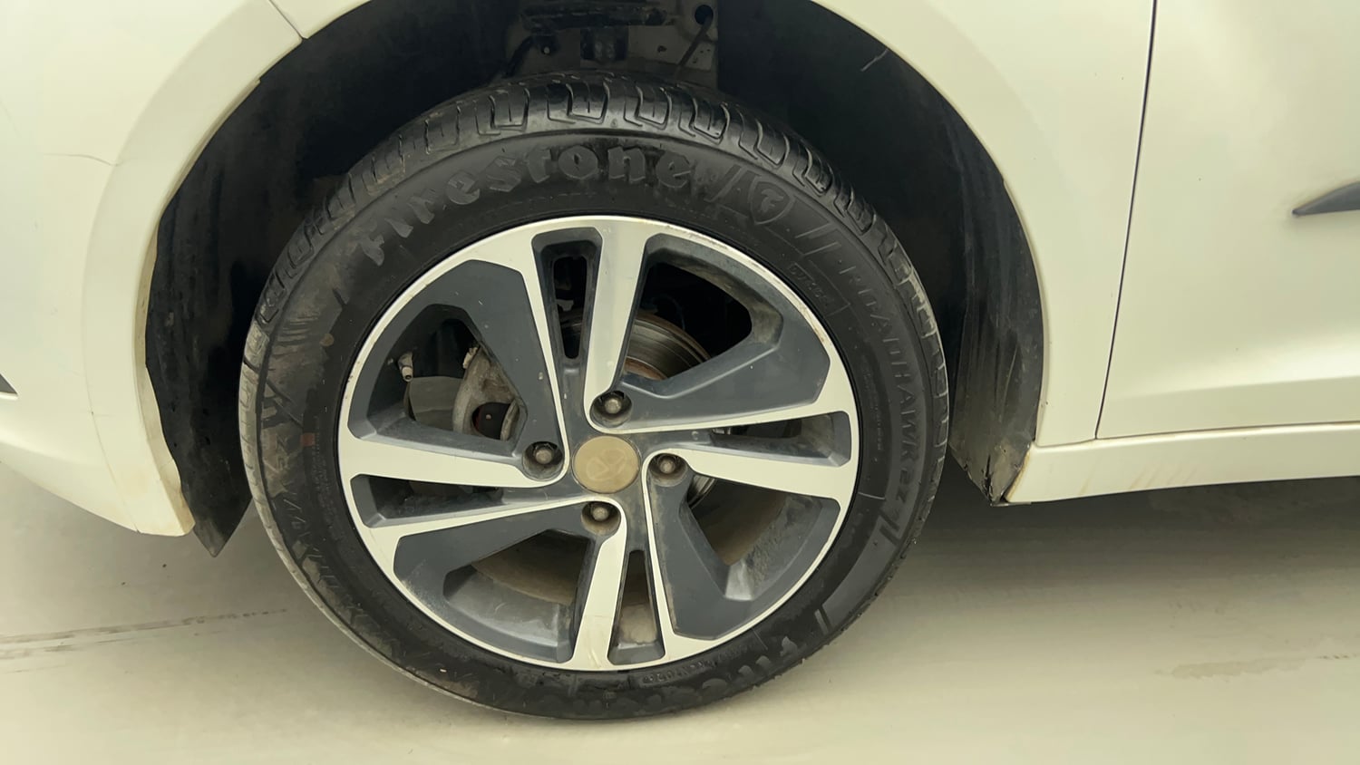 Used 2022 Tata Altroz XZ Plus Petrol+CNG (Outside Fitted) Cng Manual tyres LEFT FRONT TYRE RIM VIEW