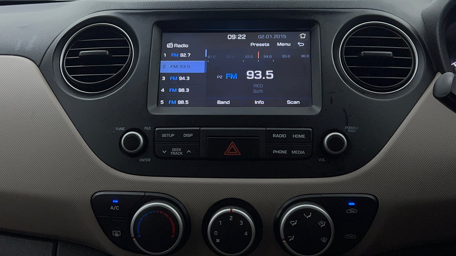 Used 2018 Hyundai Grand i10 Sportz 1.2 Kappa VTVT Petrol Manual top_features Integrated (in-dash) music system