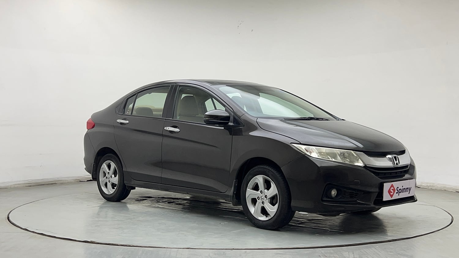 Used 2015 Honda City VX CVT Petrol Automatic exterior RIGHT FRONT CORNER VIEW