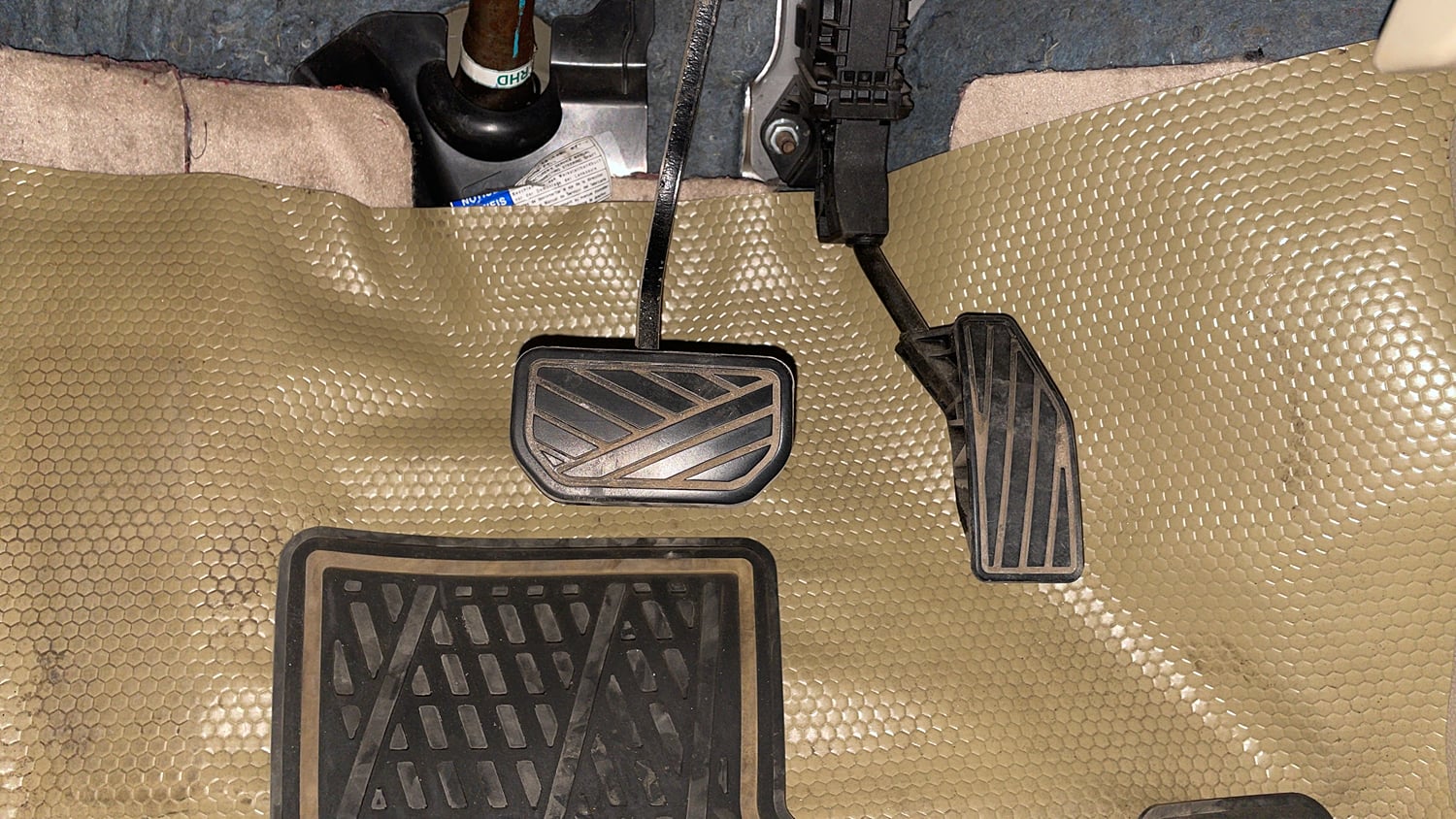 Used 2018 Maruti Suzuki Dzire VXi AMT Petrol Automatic interior PEDALS VIEW