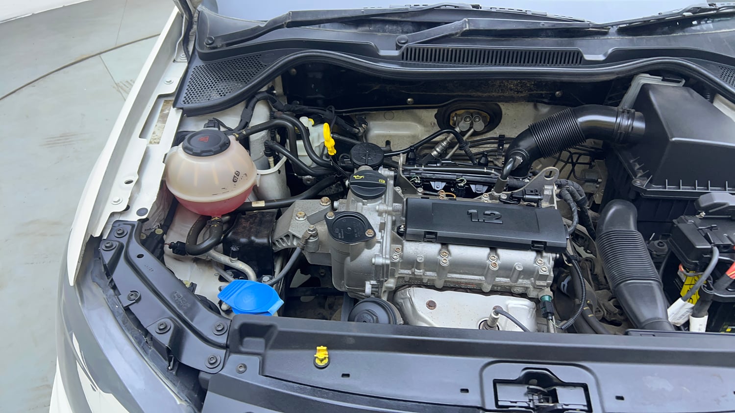Used 2018 Volkswagen Ameo Comfortline 1.2L (P) Petrol Manual engine ENGINE RIGHT SIDE VIEW