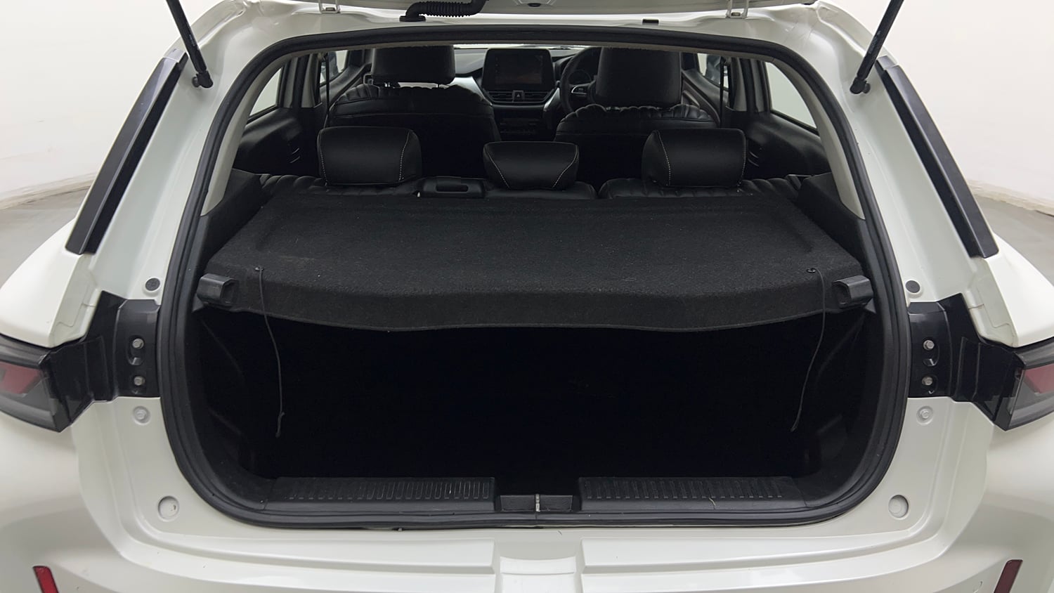 Used 2023 Maruti Suzuki Fronx Delta Plus 1.2L MT Petrol Manual interior DICKY INSIDE VIEW