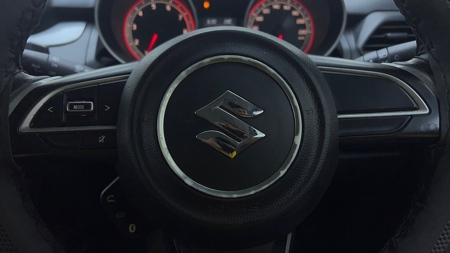 Used 2018 Maruti Suzuki Swift ZXi AMT Petrol Automatic top_features Airbags