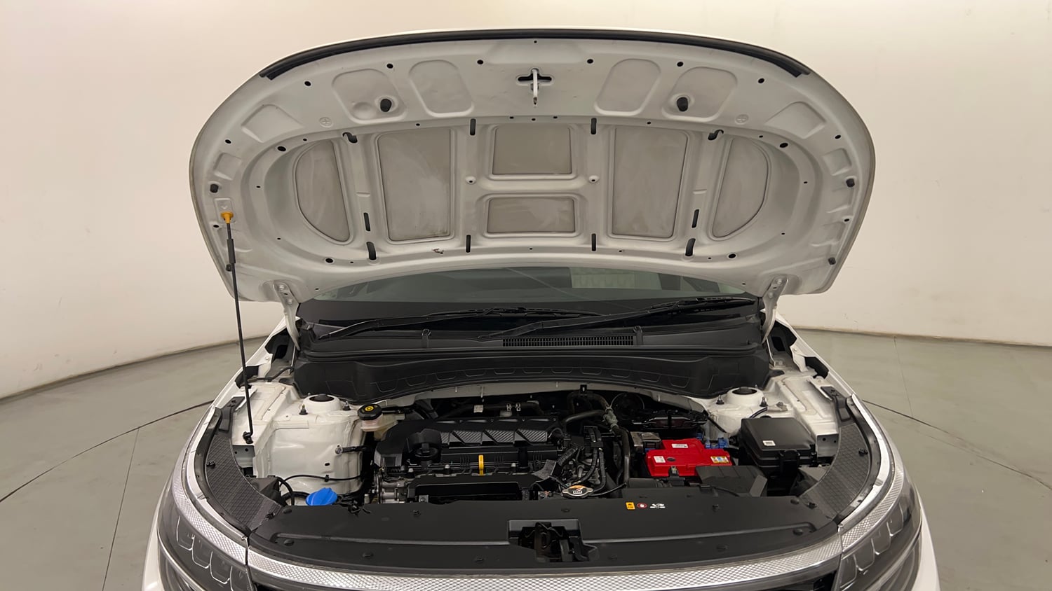 Used 2022 kia Seltos HTX 1.5 IVT Petrol Automatic engine ENGINE & BONNET OPEN FRONT VIEW