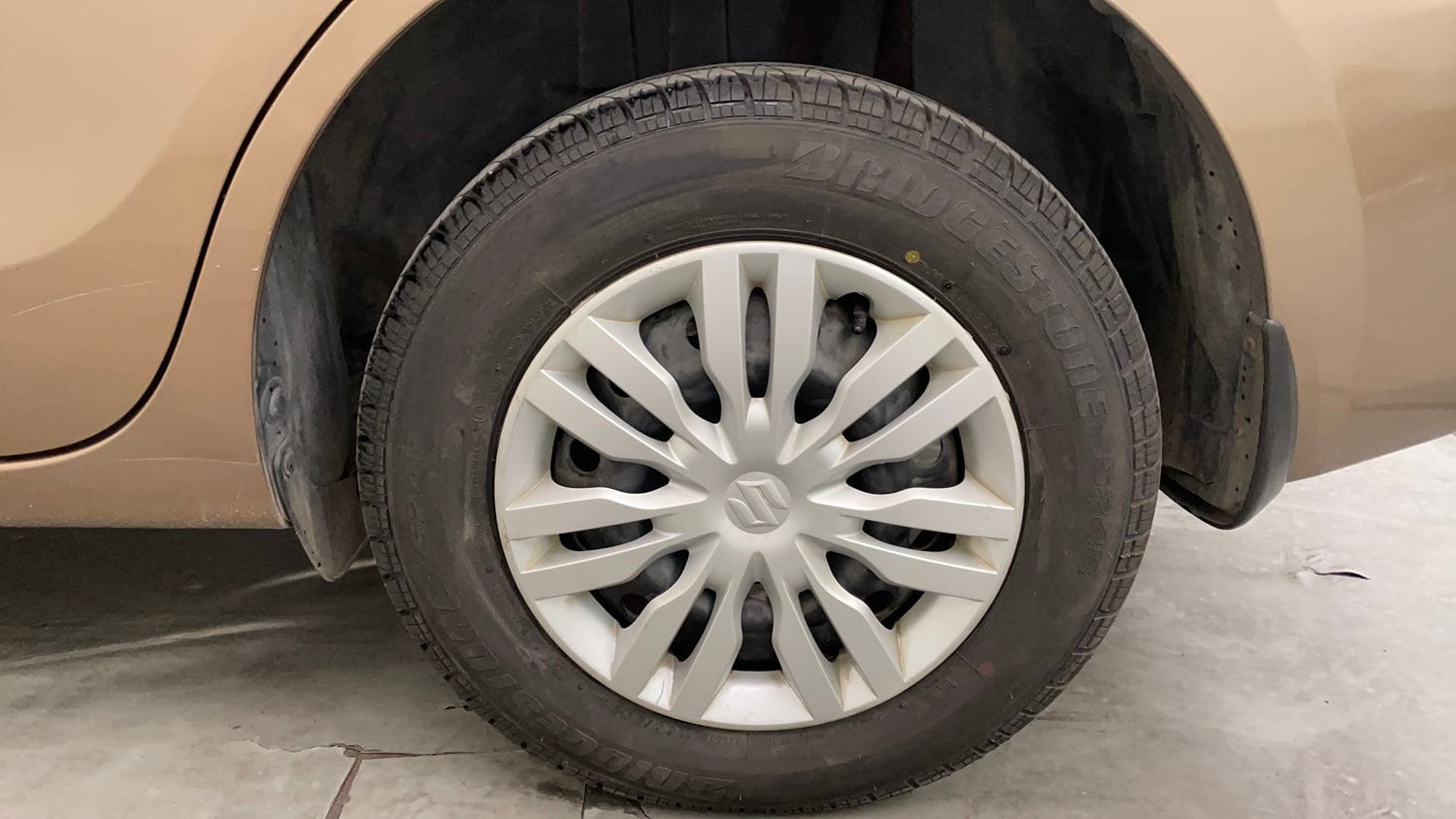 Used 2018 Maruti Suzuki Dzire VXi AMT Petrol Automatic tyres LEFT REAR TYRE RIM VIEW