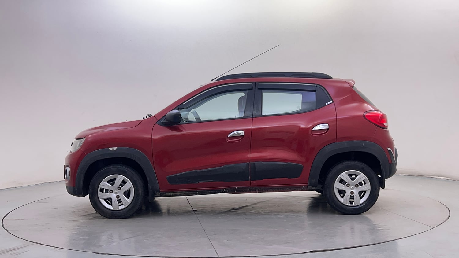 Used 2016 Renault Kwid RXT Petrol Manual exterior LEFT SIDE VIEW