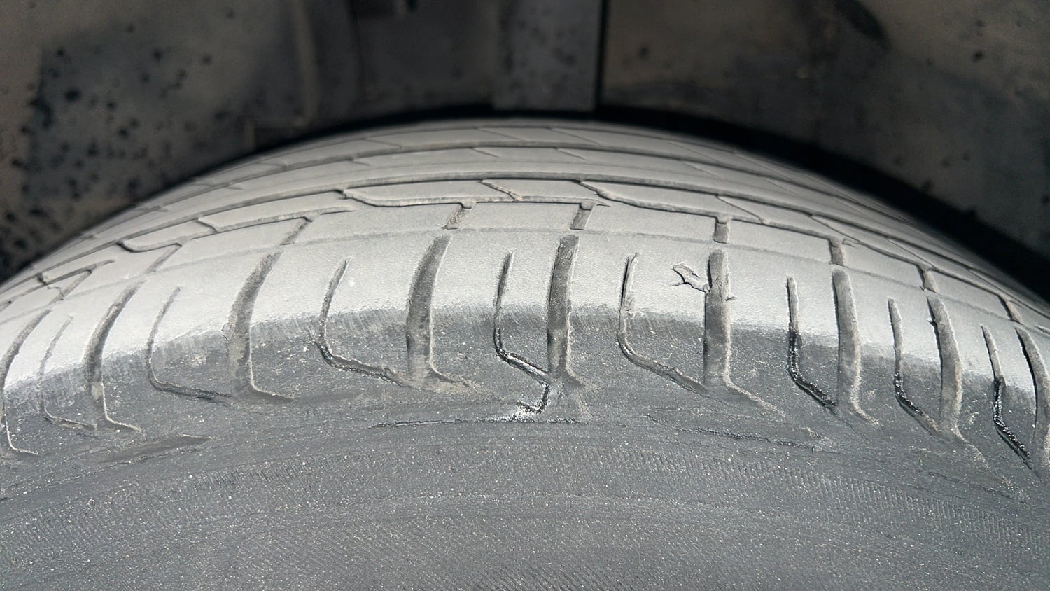 Used 2024 Tata Nexon Creative Plus 1.2 Revotron Petrol 7DCA Petrol Automatic tyres LEFT FRONT TYRE TREAD VIEW