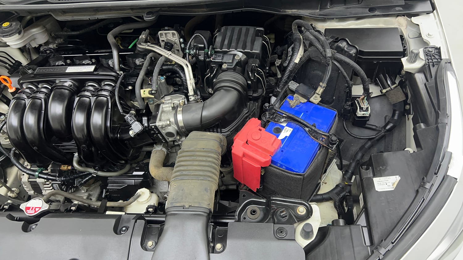 Used 2022 Honda City V Petrol Petrol Manual engine ENGINE LEFT SIDE VIEW
