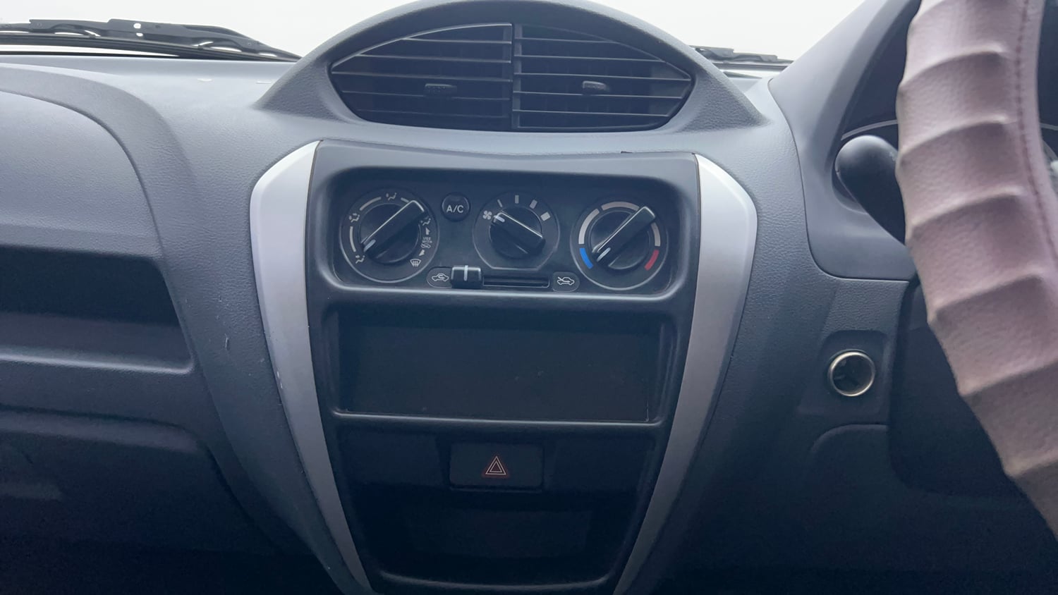 Used 2016 Maruti Suzuki Alto 800 Lxi Petrol Manual interior MUSIC SYSTEM & AC CONTROL VIEW