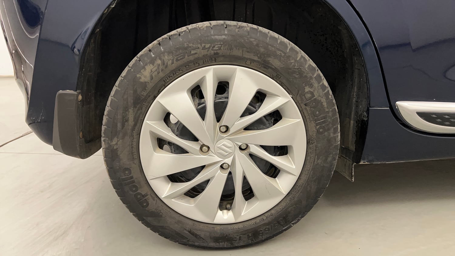 Used 2025 Maruti Suzuki Baleno Delta AGS Petrol Automatic tyres RIGHT REAR TYRE RIM VIEW