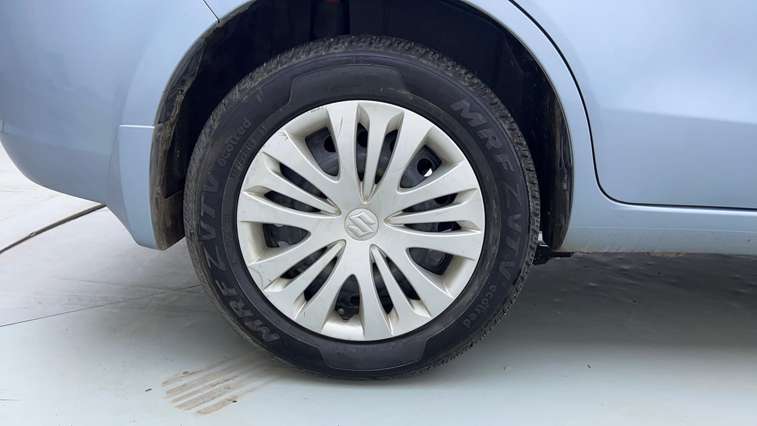 Used 2013 Maruti Suzuki Ertiga Vxi Petrol Manual tyres RIGHT REAR TYRE RIM VIEW