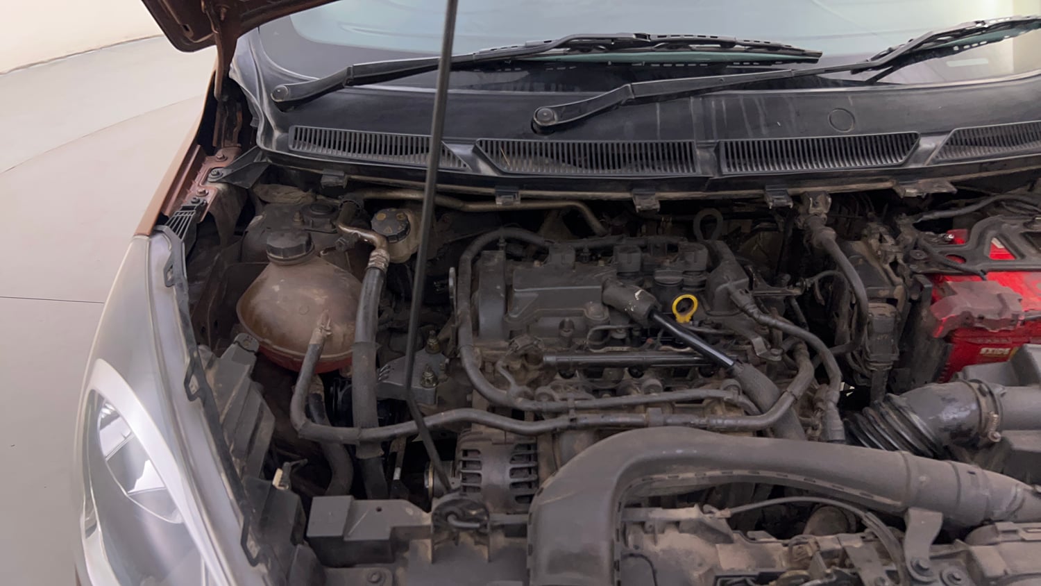 Used 2019 Ford Freestyle Trend Plus 1.2 Ti-VCT Petrol Manual engine ENGINE RIGHT SIDE HINGE & APRON VIEW