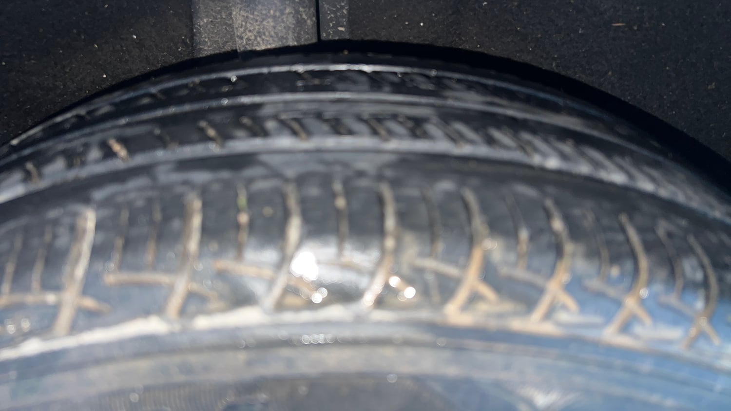 Used 2018 Maruti Suzuki Baleno Delta 1.2 AT Petrol Automatic tyres RIGHT REAR TYRE TREAD VIEW