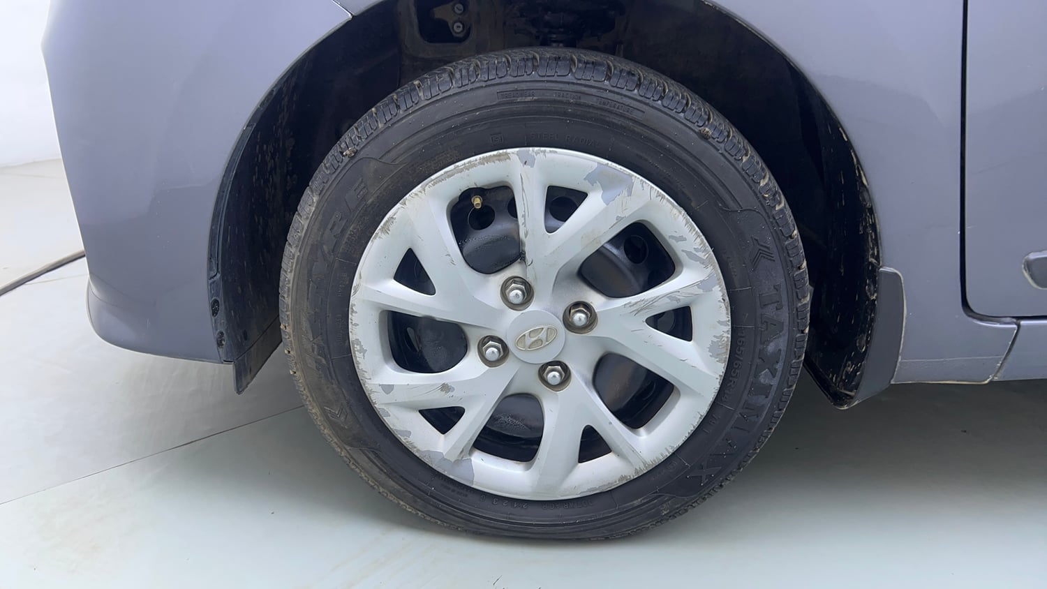 Used 2018 Hyundai Grand i10 Sportz 1.2 Kappa VTVT Petrol Manual tyres LEFT FRONT TYRE RIM VIEW