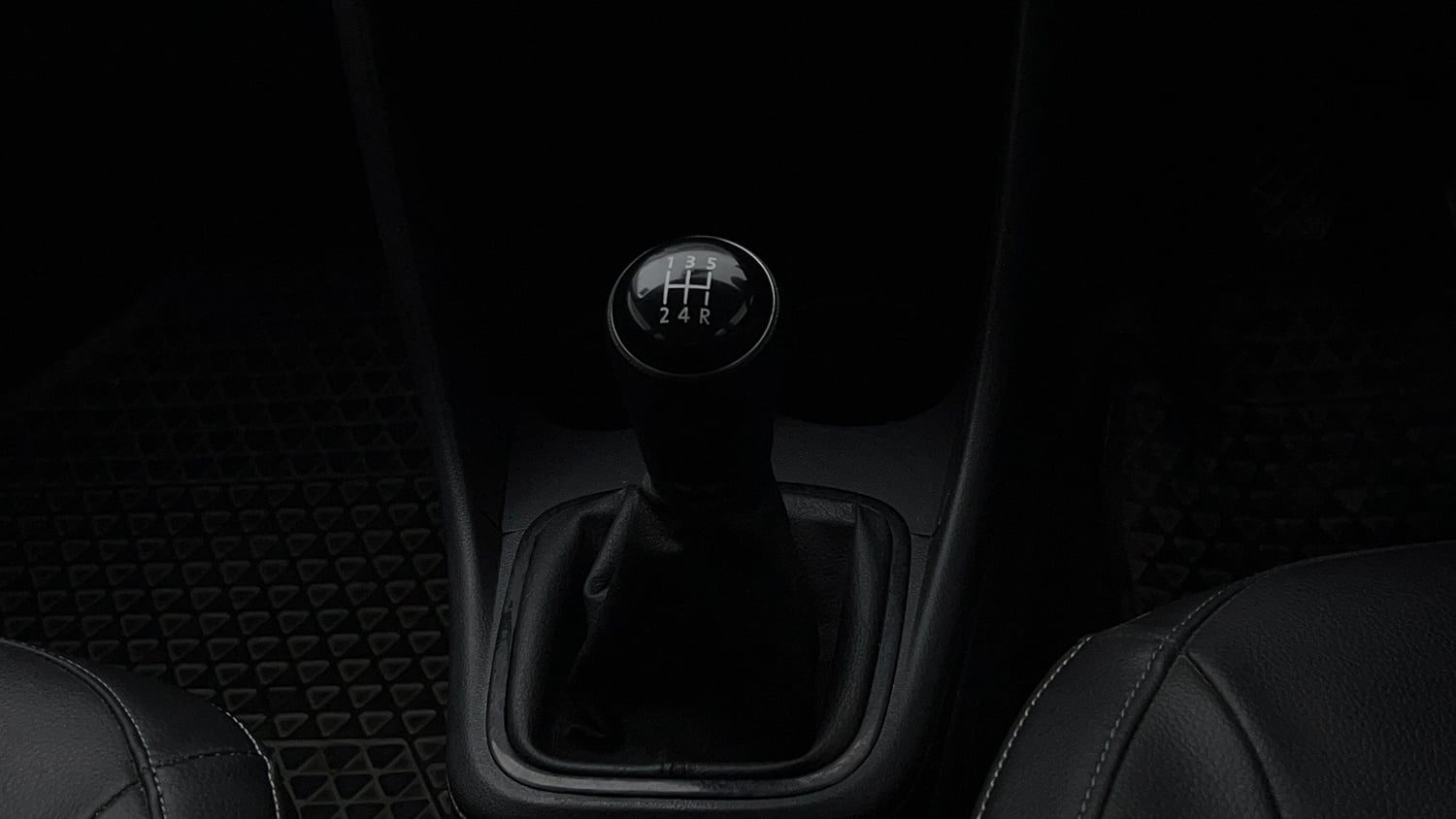 Used 2019 Volkswagen Polo CUP Edition Petrol Petrol Manual interior GEAR  KNOB VIEW